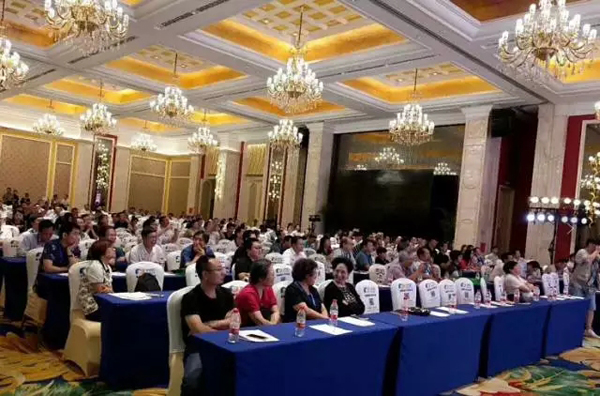 中照照明（míng）獎